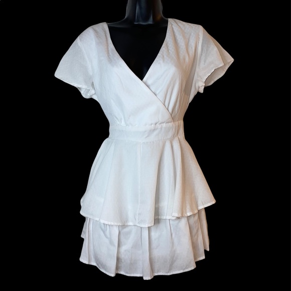 Altar'd State Dresses & Skirts - 🆕White Flowy Romper/Dress